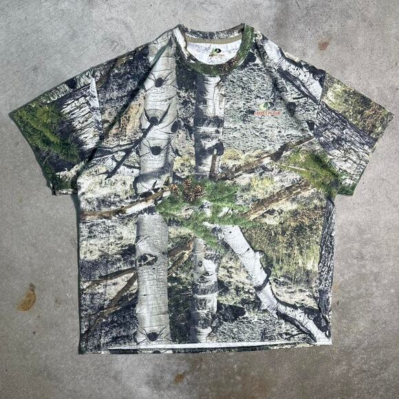 Mossy Oak Camouflage Tee Mens XL Nature Outdoors Tan Brown Green AOP Logo Shirt - Picture 1 of 3